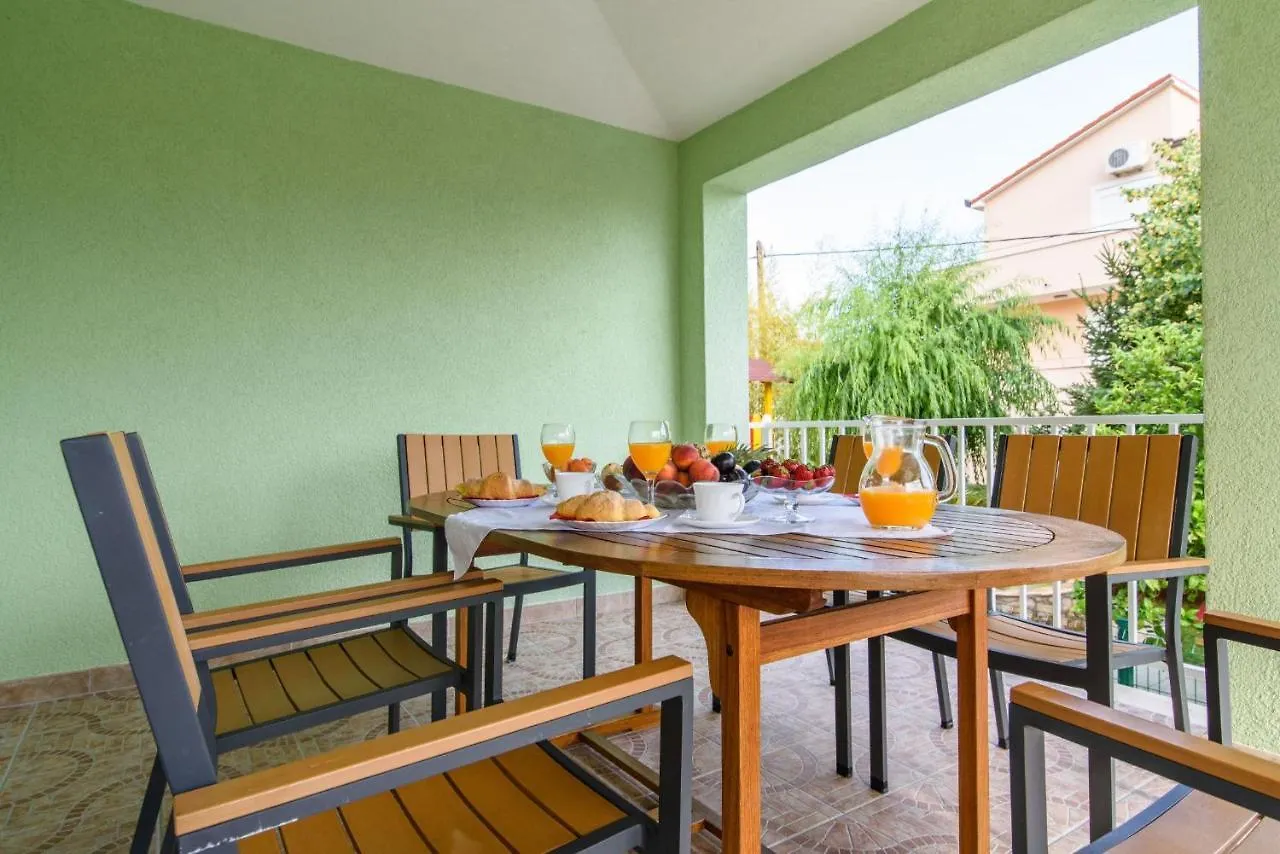 Apartments Dubravka 0*, Trogir