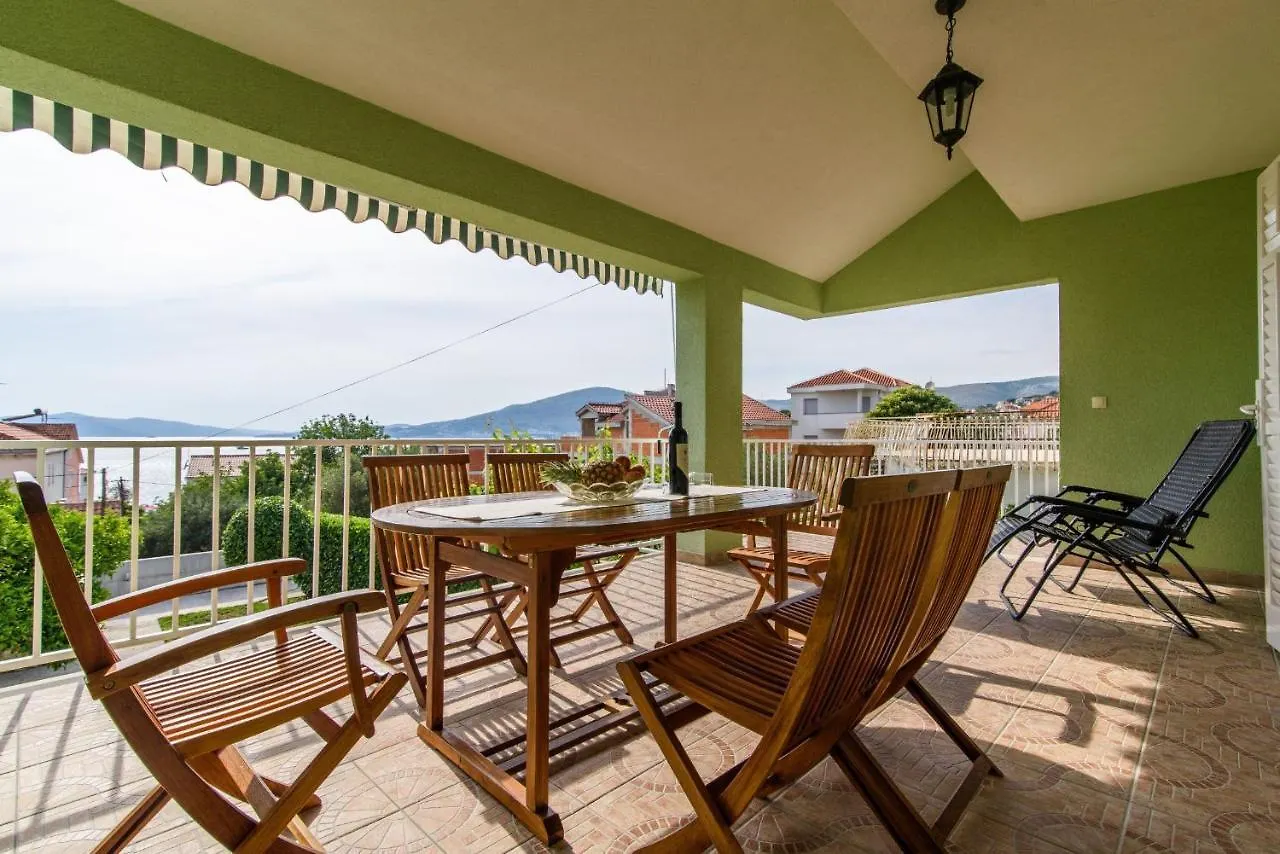 Apartments Dubravka 0*, Trogir